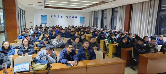 筑牢安全防線 賦能產業(yè)發(fā)展——阜陽技師學院2025年安全生產與特種作業(yè)人員安全技術培訓全面啟動